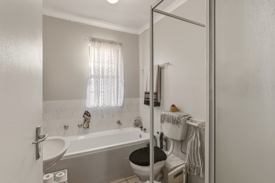 2 Bedroom Property for Sale in Fairview Golf Estate Western Cape